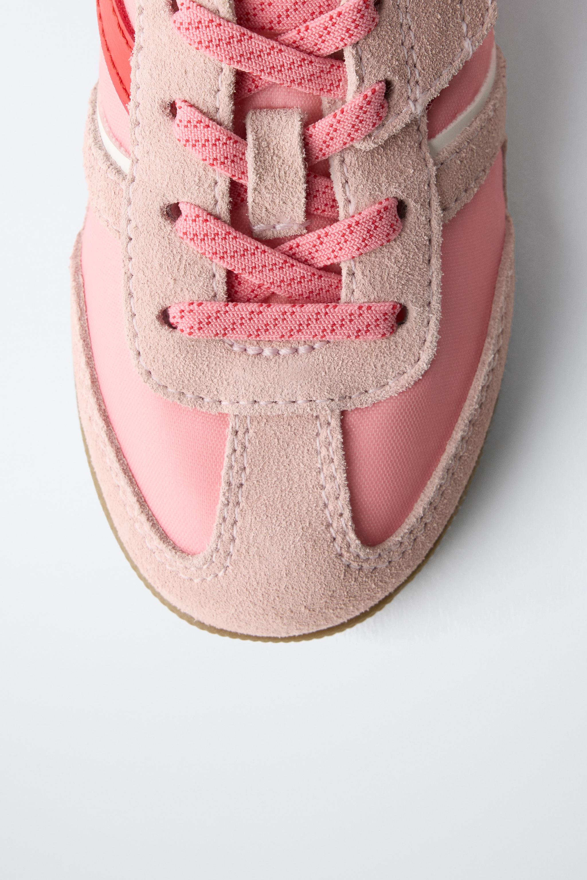 RETRO SNEAKERS